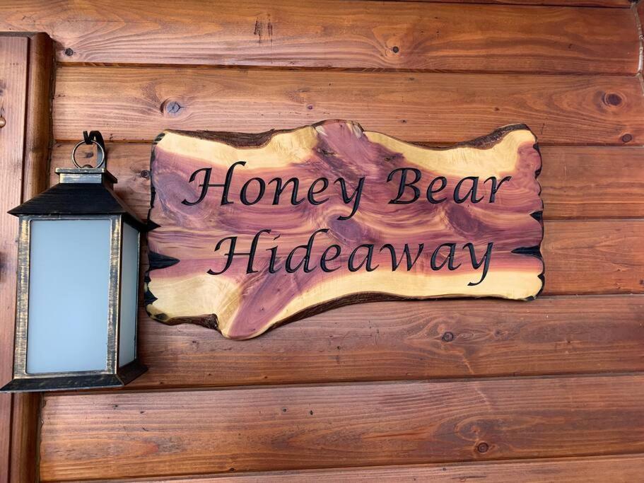 Honeybear Hideaway Cabin Хейвард Экстерьер фото