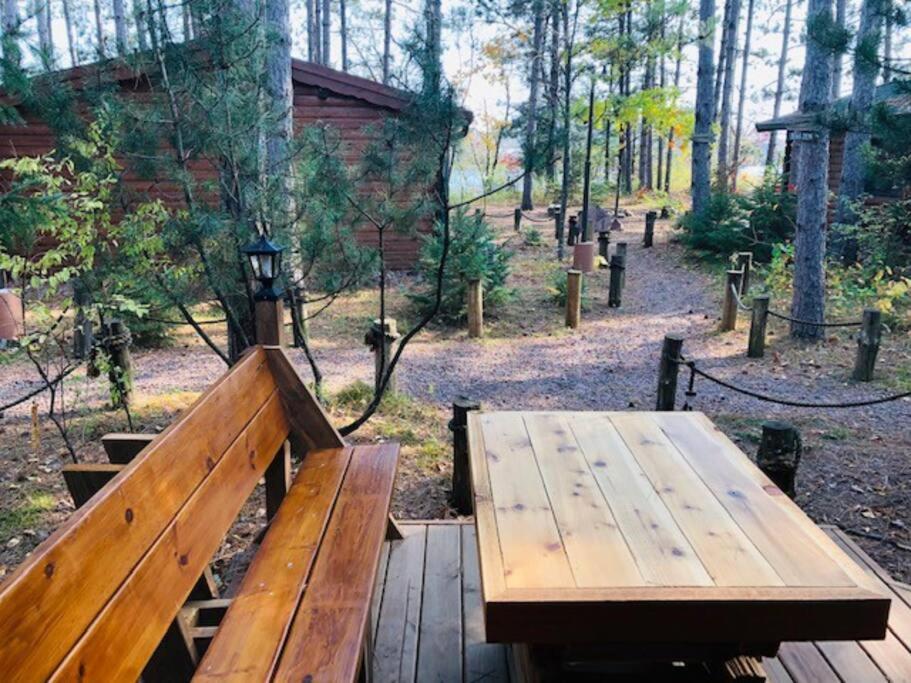 Honeybear Hideaway Cabin Хейвард Экстерьер фото